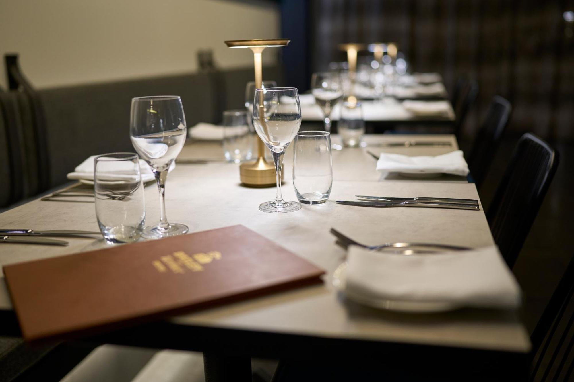 Fraser Suites Perth Esterno foto Interior of the restaurant