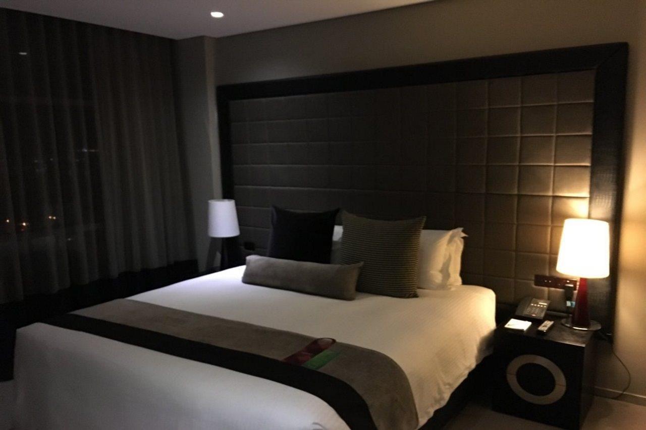 Fraser Suites Perth Esterno foto A bedroom at the hotel
