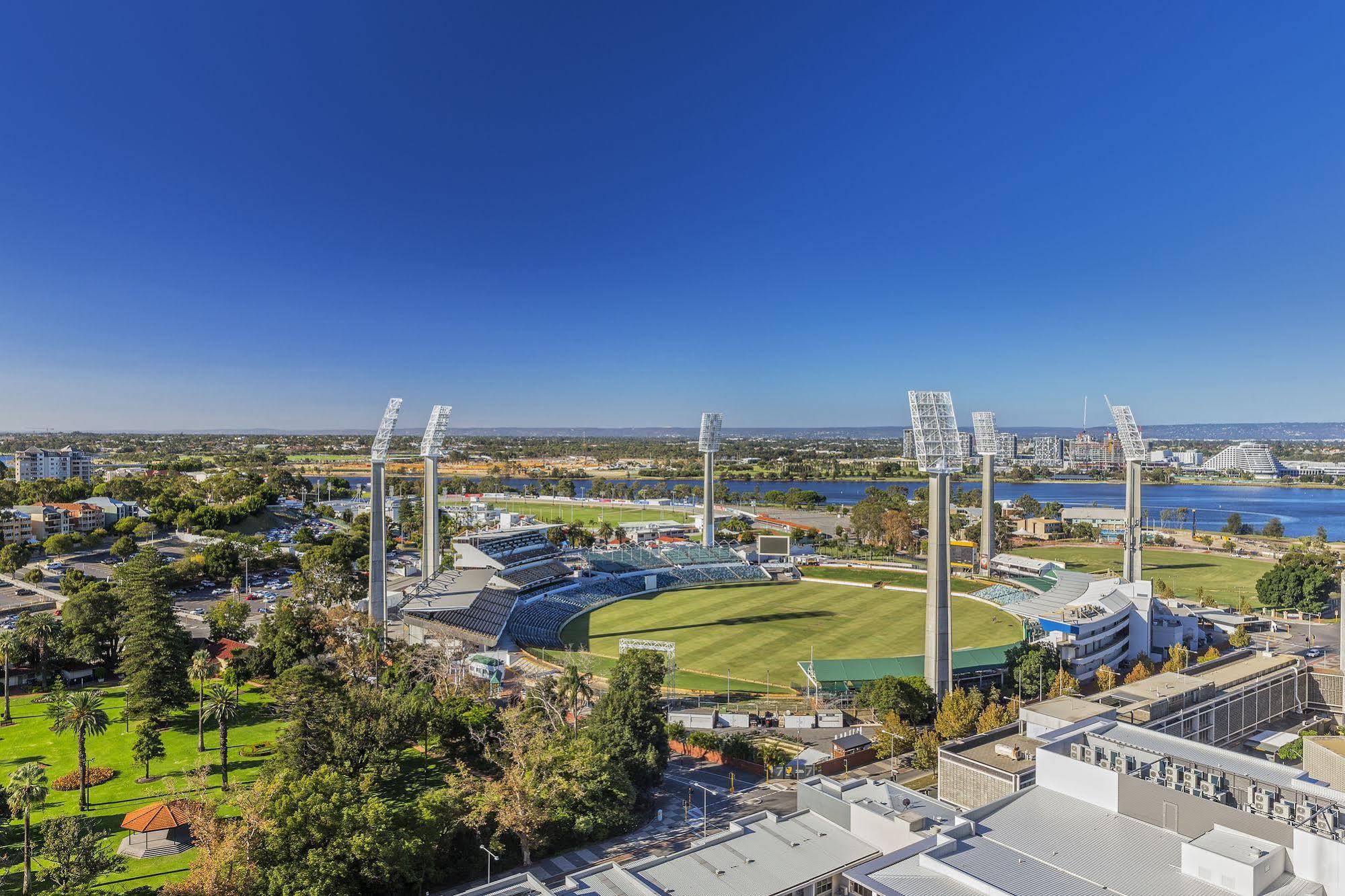 Fraser Suites Perth Esterno foto The Adelaide Oval, the home of the Adelaide Crows