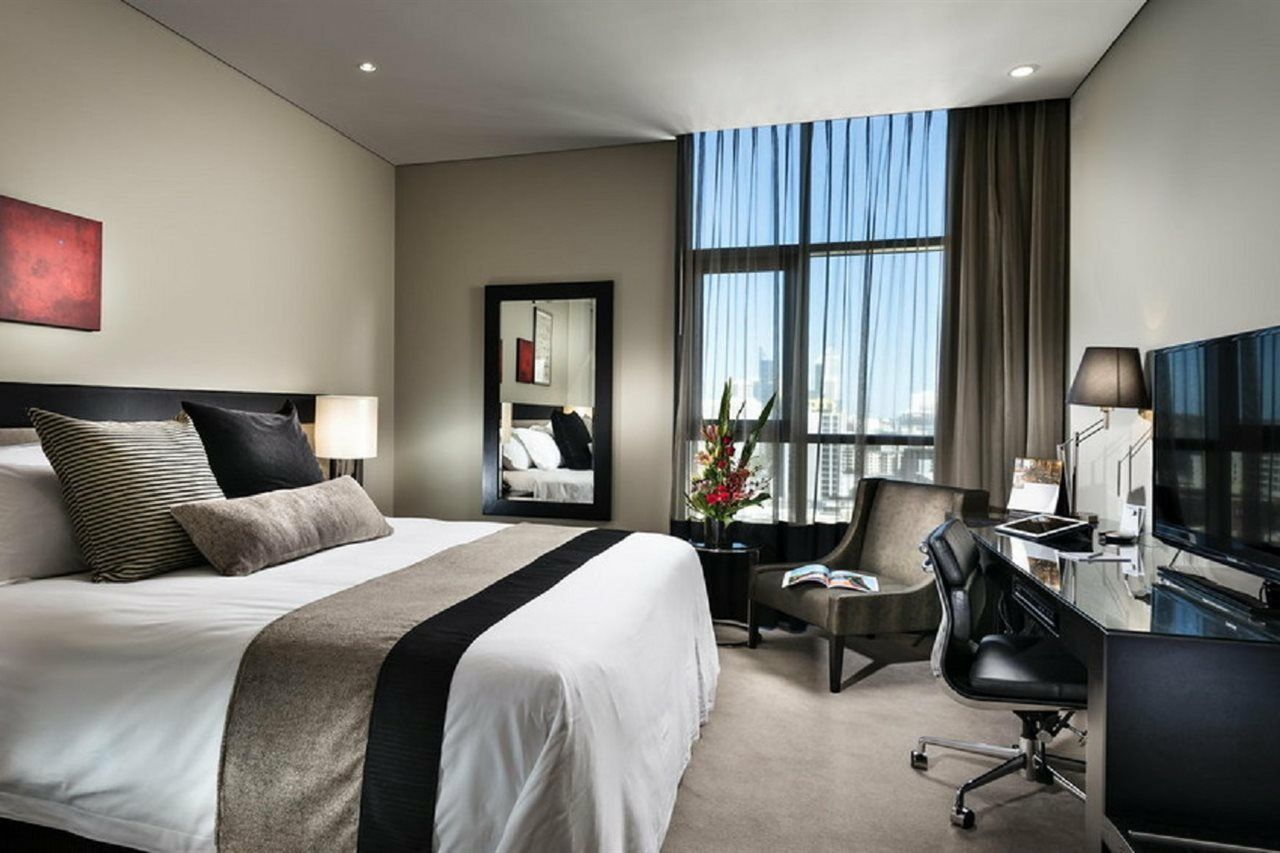 Fraser Suites Perth Esterno foto A room at the Crowne Plaza Hotel, Adelaide